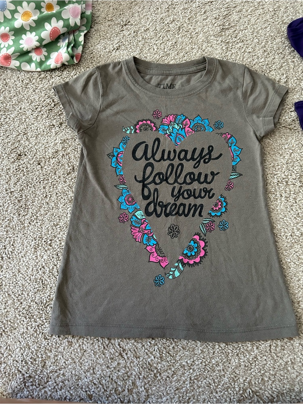 Time 2 Shine XS "Always Follow Your Dream" Graphic T-Shirt